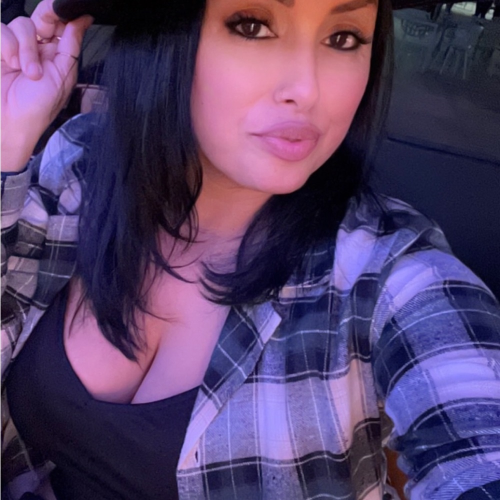 Meet your Posher, Yasmin